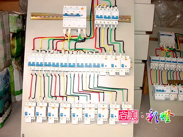 舉辦燈會用的彩燈是用三相電還是兩相電？